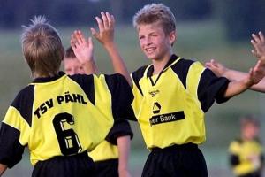 冷知识来了穆勒10岁便加入拜仁，10岁前他在TSV Pähl待了6年