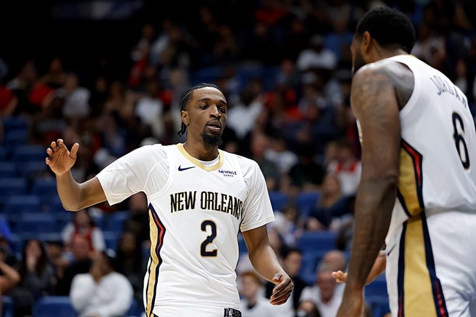 九游官网-防守能力确实出色，但鹈鹕侧翼大闸受制于糟糕的投篮只能打中锋？